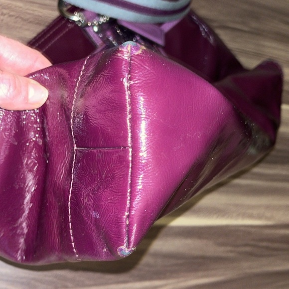 Coach poppy patent leather purple glam tote with crossbody strap - Picture 14 of 16